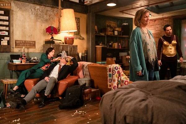 Marcia Gay Harden, Kathryn Greenwood, Skylar Astin - So Help Me Todd - Is the Jury Out? - Z filmu