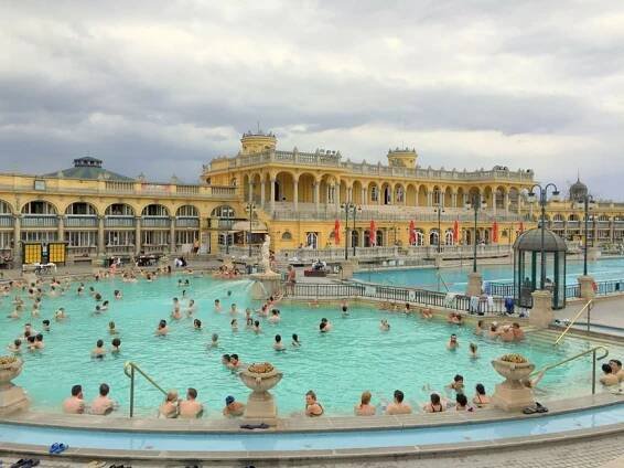 szechenyi-spa-1333668_1920 - katalog