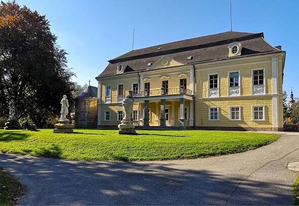 Dlouhodobá ochrana fasád historických budov nanonátěry - ESTAV.cz