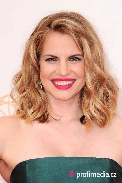 Anna Chlumsky - celebrity účes - HappyHair