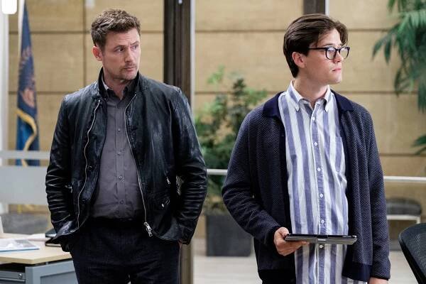 Hudson a Rex - Série 4 - Vůdce smečky - Z filmu - John Reardon, Justin Kelly