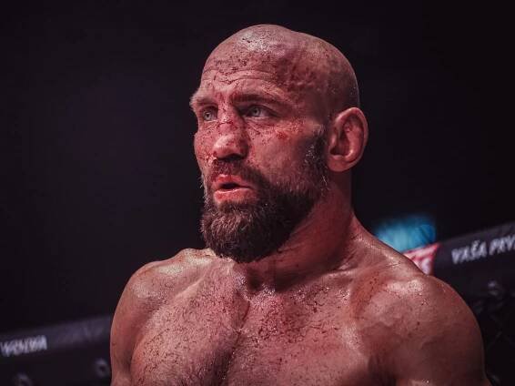 Makhmud Muradov: Bojovník Oktagonu a přítelkyně