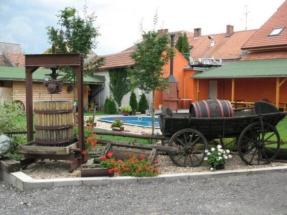 Penzion a restaurace U Hroznu, Velké Bílovice | Hotel.cz