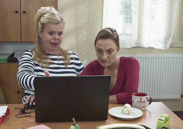 Marta a Věra - Večírek - Z filmu - Sabina Remundová, Barbora Poláková
