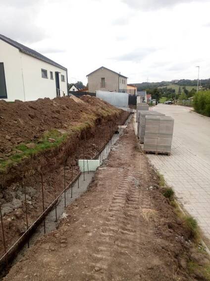 Poptávám: stavbu opěrné zídky, 50 m | ePoptávka.cz