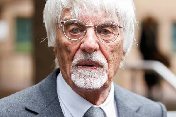Bývalý šéf formule 1 Ecclestone se vyhnul vězení. Za podvod dostal podmínku a musí doplatit miliardy