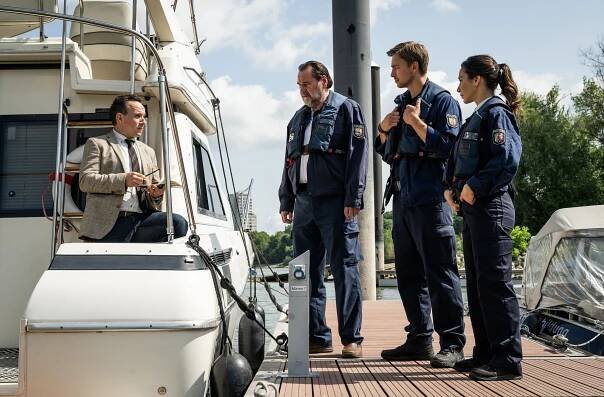 WaPo Duisburg - Uhrenraub - Z filmu - Stefko Hanushevsky, Markus John, Timmi Trinks, Yasemin Cetinkaya