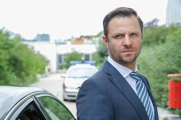 Vorstadtweiber - Jagdgesellschaft - Z filmu - Philipp Hochmair