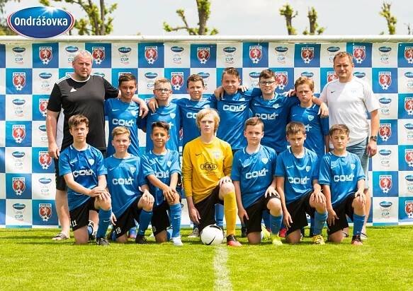 Tým U13 FC MAS Táborsko přivezl z turnaje Ondrášovka Cup osmé místo | Mládež | Jihočeský fotbal