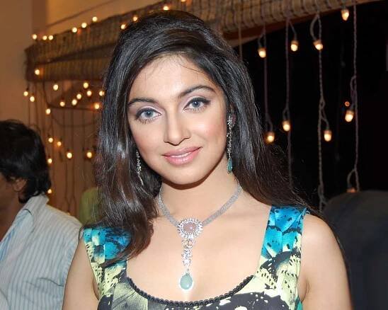 Divya Khosla Kumar Wiki, Height, Weight, Family, Age, Husband, Affairs & More