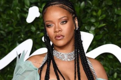 "Je to láska mého života": Rihanna ukázala své těhotenské bříško. Jak se cítí zpěvák