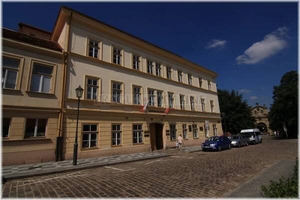 Vyšehrad - dům Popelky Biliánové a Jedličkův ústav. | Prague City Line