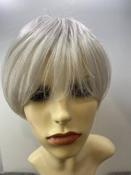 Silver grey wig. Sss340
