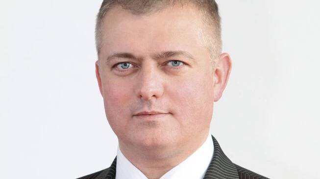 Reportérka měřila teplotu na Úřadu vlády. Mluvčí jí nabídl teplý čaj a vlídné slovo