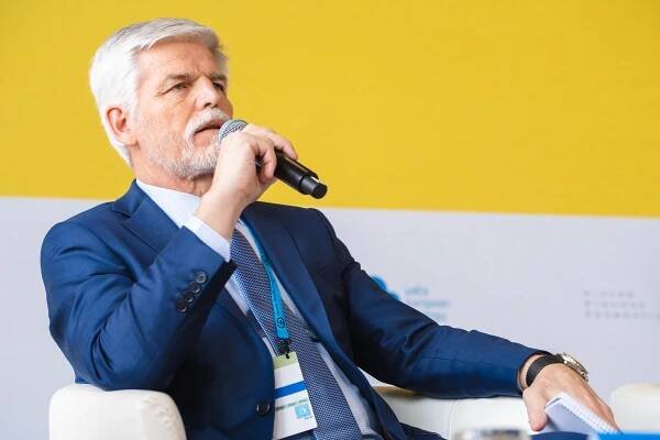 Pavel navrhl Senátu na soudce ÚS advokátku Dolanskou Bányaiovou a soudce Kühna