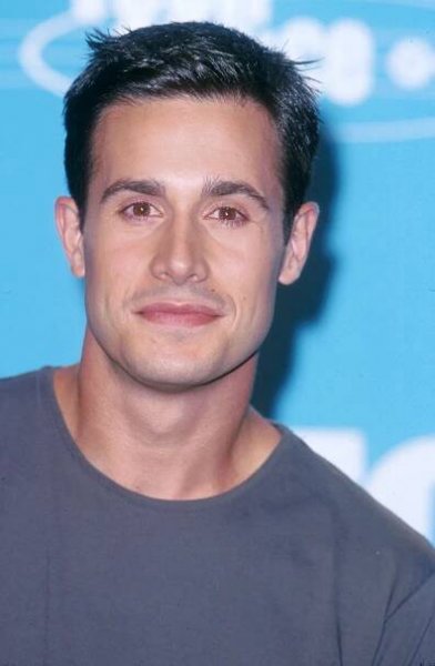 Freddie Prinze Jr. during the 2000 Teen Choice Awards in Santa Monica, California. | Source: Getty Images