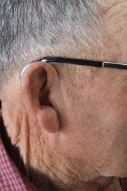 3 Problems to Look Out for during Hearing Aid Maintenance