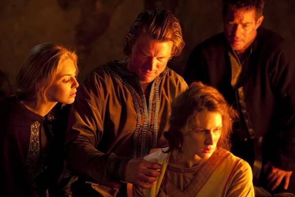 Camelot - Zúčtování - Z filmu - Tamsin Egerton, Philip Winchester, Sebastian Spence