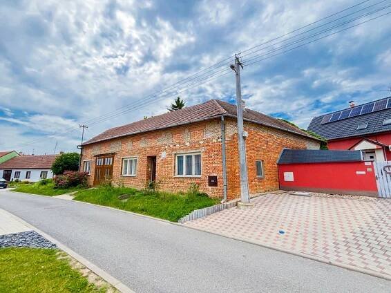 Prodej rodinného domu Čejkovice s pozemkem 819m² - Schmidt Reality - Rodinná realitní kancelář