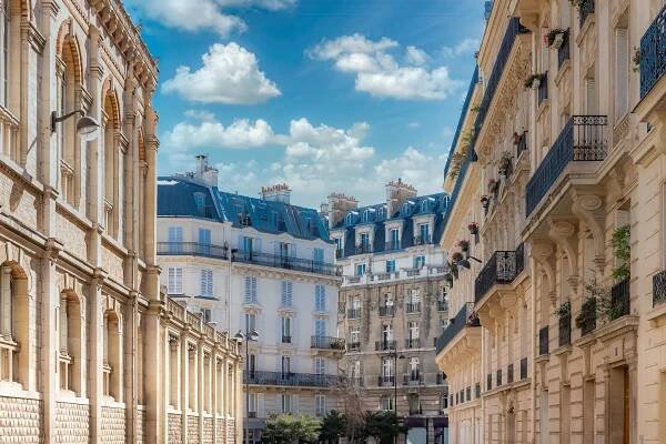 paříž, krásné budovy v luxusní čtvrti - paris - stock snímky, obrázky a fotky