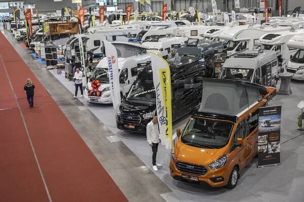 Resl Group nabízí od kompaktních osobáků po plně integrované vozy | BVV CZ
