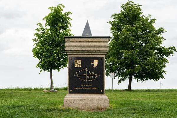 Geografický střed České republiky - Jednou stopou Českem