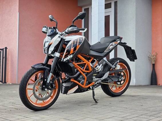 KTM Duke 390, původ ČR, serviska, padací rámy, blastery - BBmoto