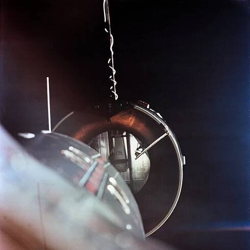 File:Gemini 8 docking.jpg - Wikimedia Commons