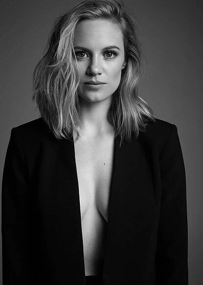 Regard Magazine Danielle Savre