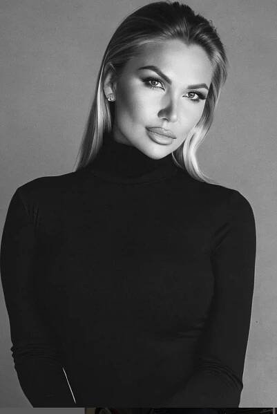 Modelka Lia Kees uspořádala v Karlových Varech luxusní módní přehlídku - Spycross