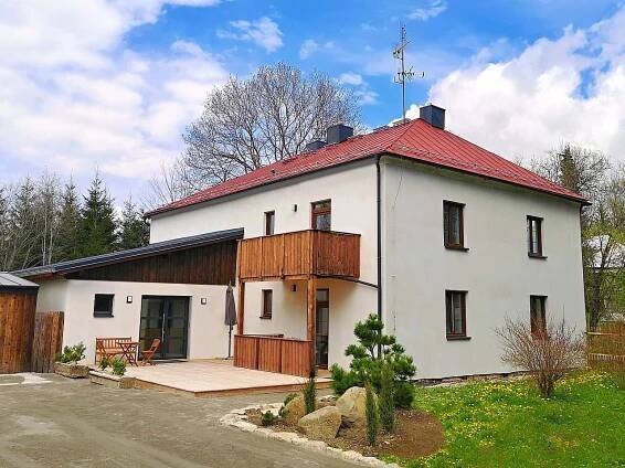 Hlavní vchod - pronájem apartmánu Horní Planá - Hory - zvětšit