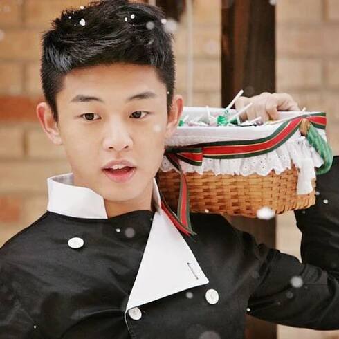 Yoo Ah In 8