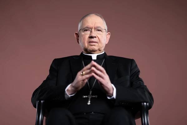 Archbishop José Gomez is at center of the U.S. culture wars - Los Angeles Times