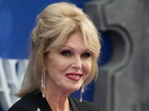 Joanna Lumley's life from frosty first meet with Ab Fab co-star to what should have been an 'affair'