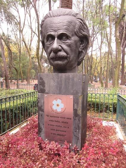 Bust of Albert Einstein - Wikipedia