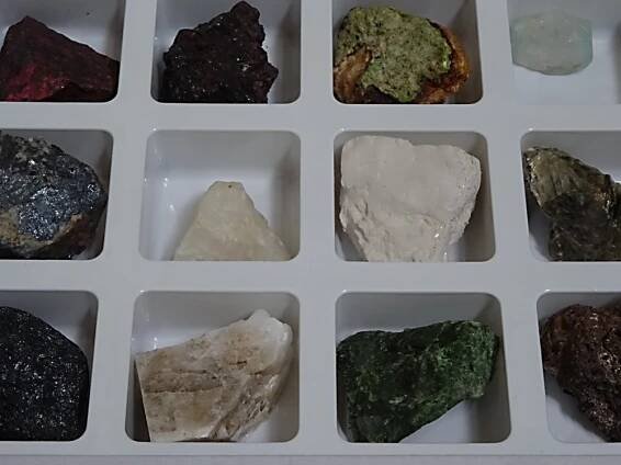 ROZŠIŘUJÍCÍ SADA MINERÁLŮ I. | Minerály Jiří Špalek