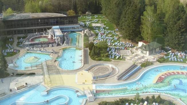 Johannesbad Therme: Lázně, které vás postaví na nohy. Češi je teprve objevují - Médium.cz