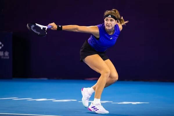 Muchova delivers masterclass to race past Blinkova in Beijing