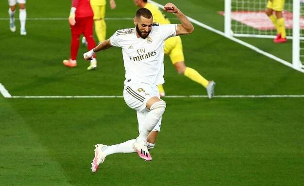 Real slaví, je mistrem. Barcelona selhala