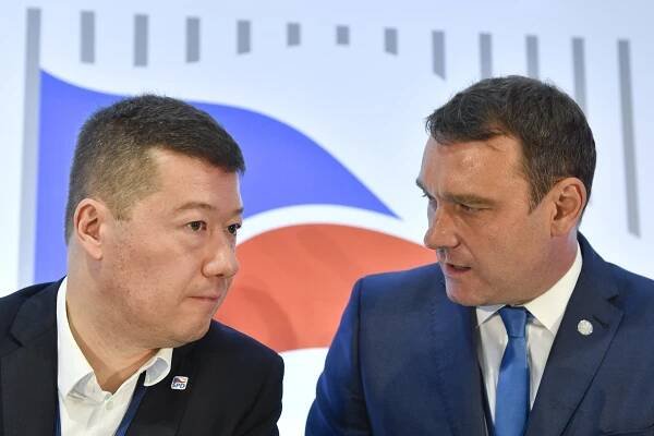 Okamura si vybral radikálně opoziční cestu