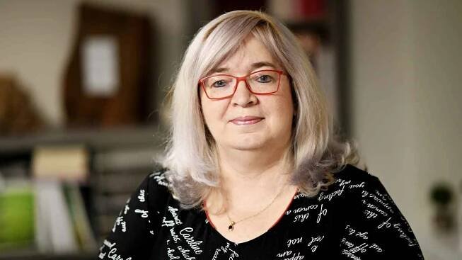 Vakcíny zabily víc lidí než covid, šíří Hamplová. Text vychází z falešných údajů