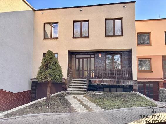Prodej řadového rodinného domu 6+2 282 m2, pozemek 395m2 obec Rousínov - Rousínovec, okres Vyškov | Reality.iDNES.cz 