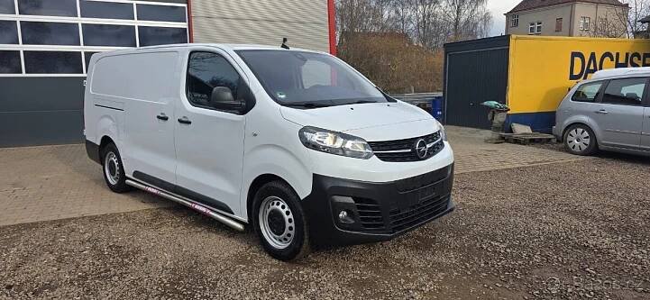 Opel Vivaro eBasic rok 2023. Elektro dodávka