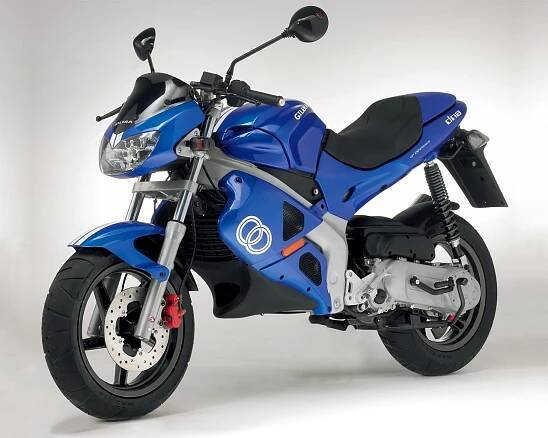 Gilera DNA 50 | Katalog motocyklů a motokatalog na Motorkáři.cz
