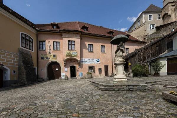TEISENHOFERHOF in Weißenkirchen - Niederösterreich GESTALTE(N)