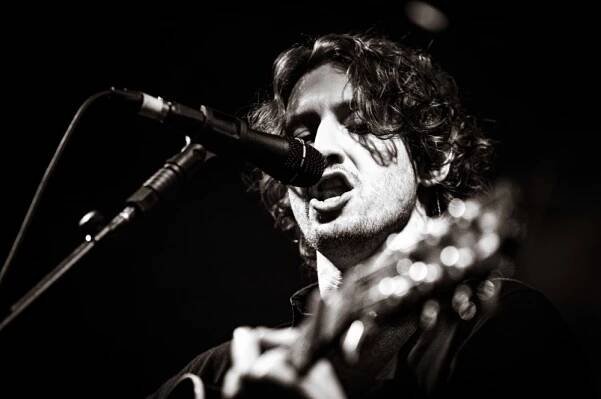 Dean Lewis rozsvítil Roxy - musicserver.cz