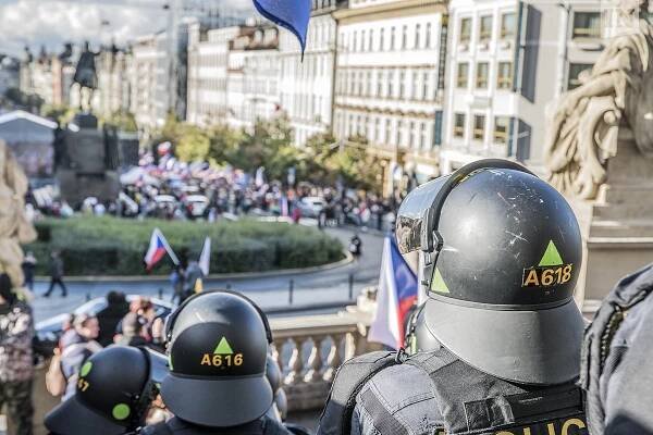 Protivládní demonstrace na Václavském náměstí | PrahaIN 