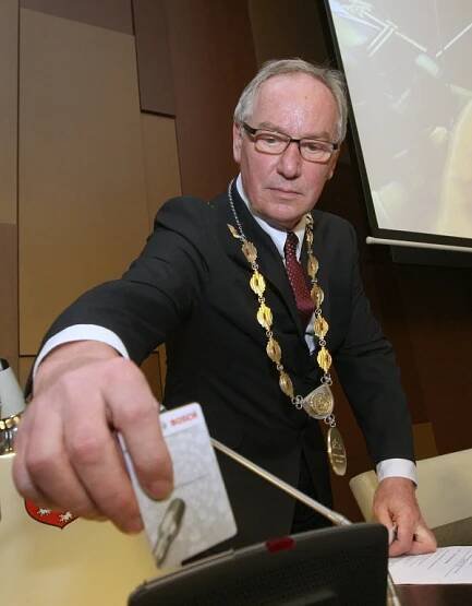 Ústí vede Josef Zikmund. Mandík složil mandát