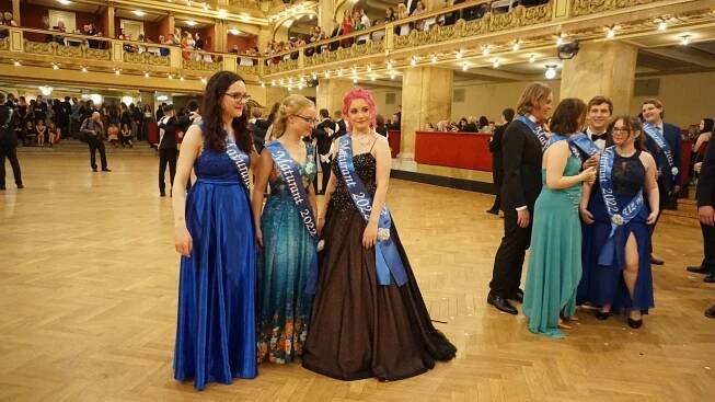 Maturitní ples 2022 | Masarykova střední škola chemická | Per aspera ad astra