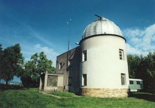 historie-slavonin-04-hvezdarna_ze_zadu